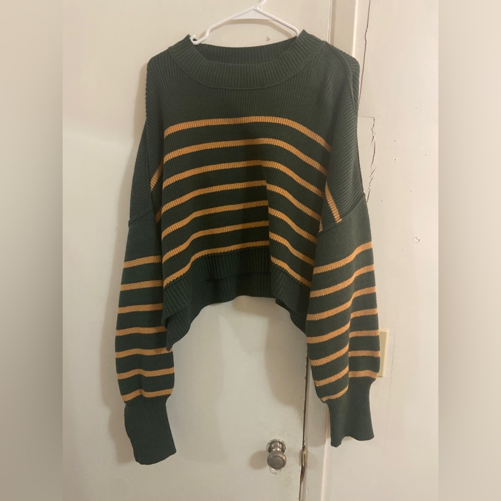 Free People Easy Street Rib Crop Sweater- Hunter green combo. Worn once.